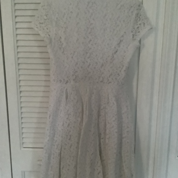 Lace mini dress - Picture 4 of 11